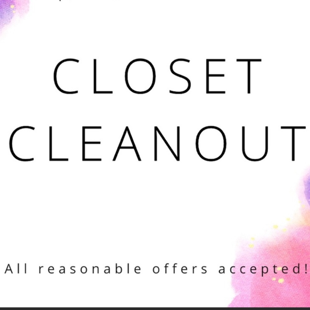Crocs Canada goose fashion nova Missguided vans fenty puma True religion AE